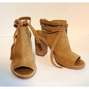 VC VINCE JOHN CAMUTO AQUA STACKED HEEL SANDAL ANKLES TIE In TAN SUEDE SZ 7
